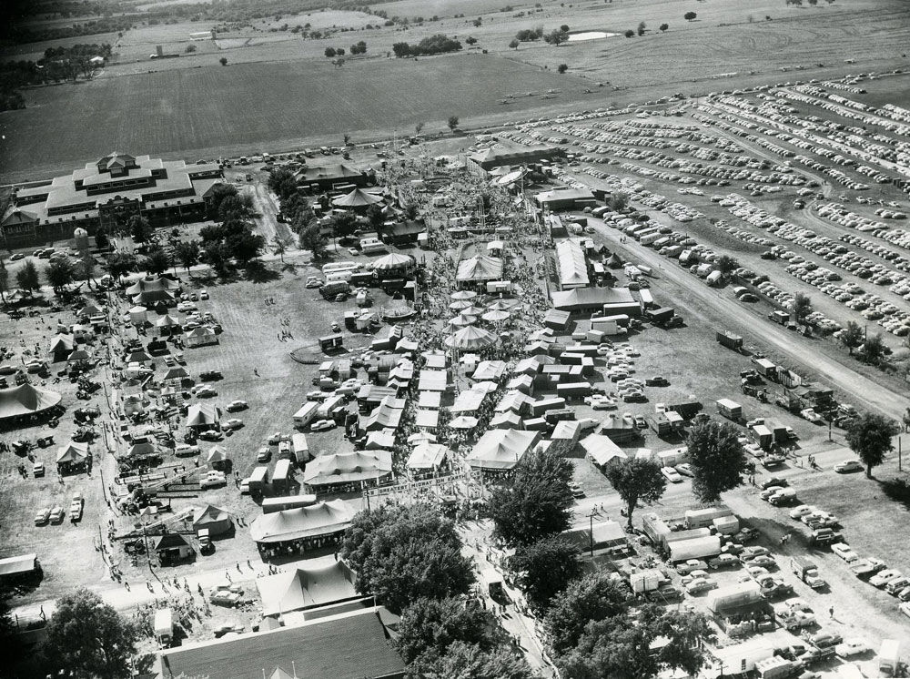 1955: Mile-long midway